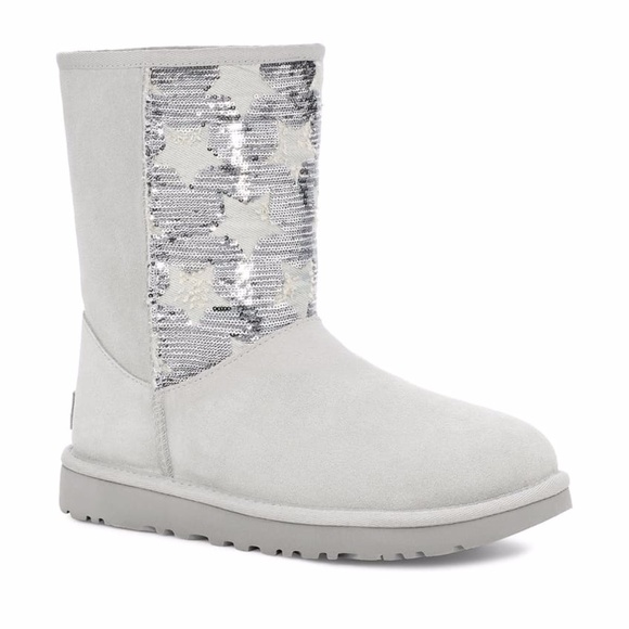 NIB UGG Classic Sequin Stars Short Boot size 6